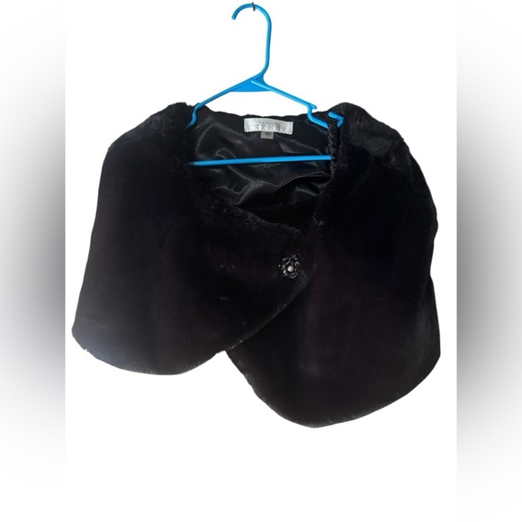 Tahari Arthur S Levine Jackets & Blazers - TAHARI Cape Stole Shawl Wrap Faux Fur Women's Size L